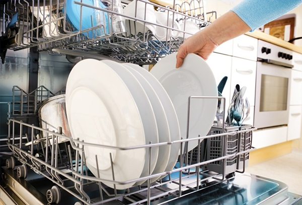 11 lỗi thường gặp khi sử dụng máy rửa chén