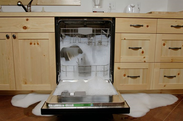 11 lỗi thường gặp khi sử dụng máy rửa chén